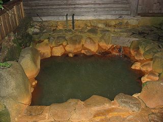 中津川温泉　岩風呂の露天風呂